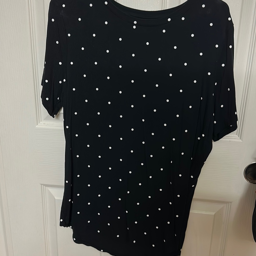 Scoop neck women polka dots t-shirt